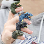 Prsten dětský s dinosaurem 12 druhů v krabičce plast